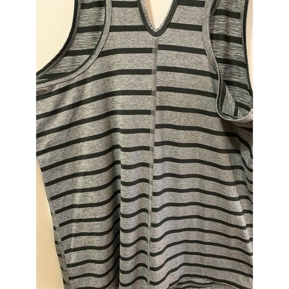 Champion Women's / Size Small / Scoop Neck Racer Back Activewear Tank Top Black - Picture 5 of 7